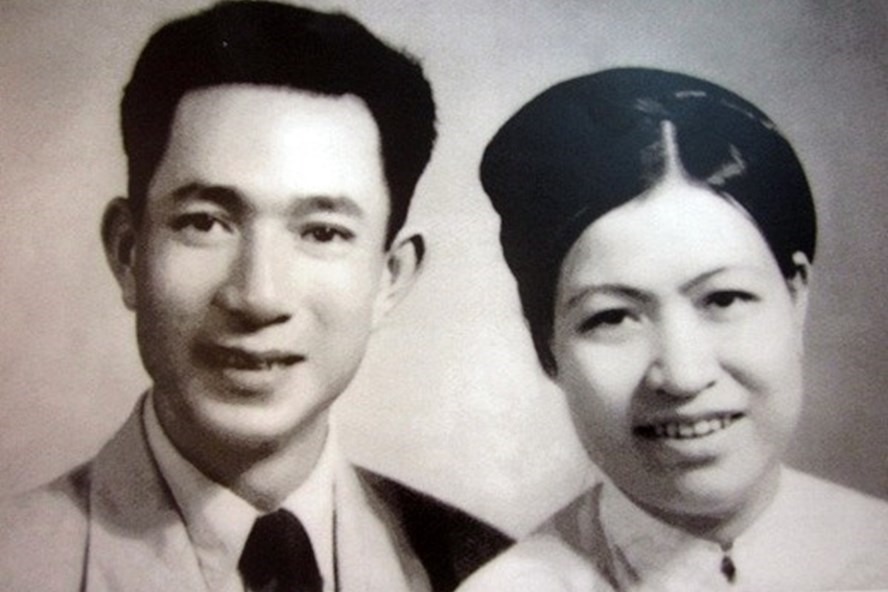 Chân dung ông Trịnh Văn Bô và bà Hoàng Thị Minh Hồ. Ảnh tư liệu tại triển lãm