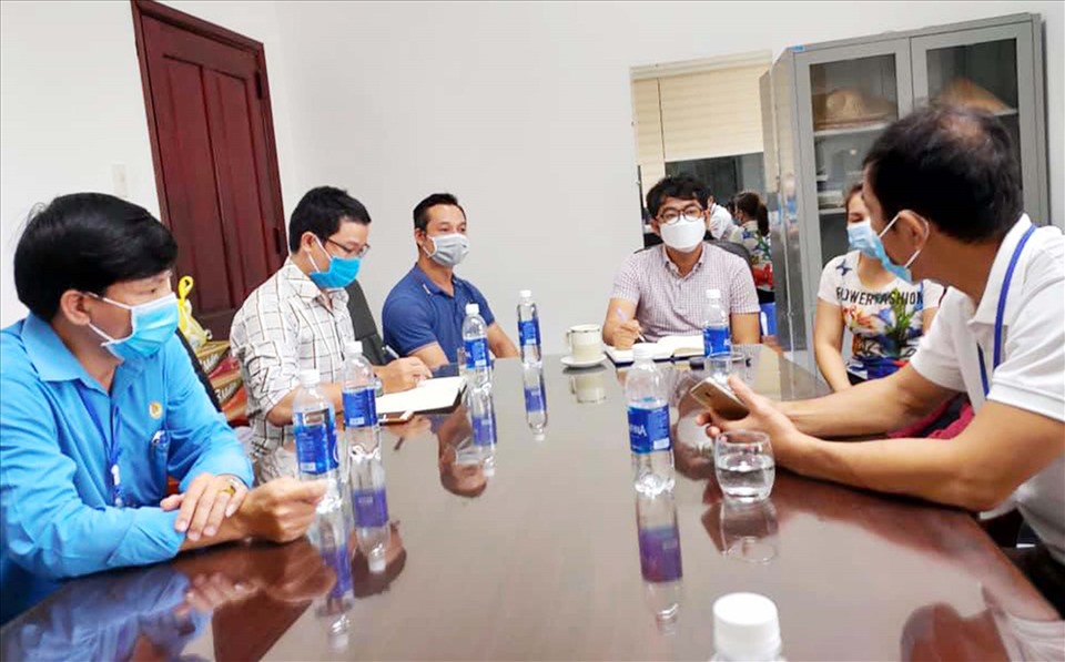 LĐLĐ Thị xã Điện Bàn làm việc với các doanh nghiệp để nắm về tình hình việc làm của người lao động do ảnh hưởng của dịch Covid-19