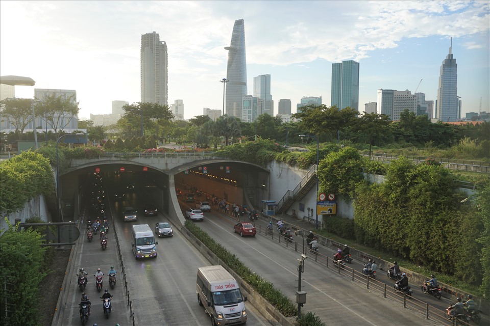 Hầm Thủ Thiêm vượt sông Sài Gòn kết nối giao thông khu trung tâm hiện hữu của TPHCM với khu vực phía Đông thành phố - ảnh Anh Tú