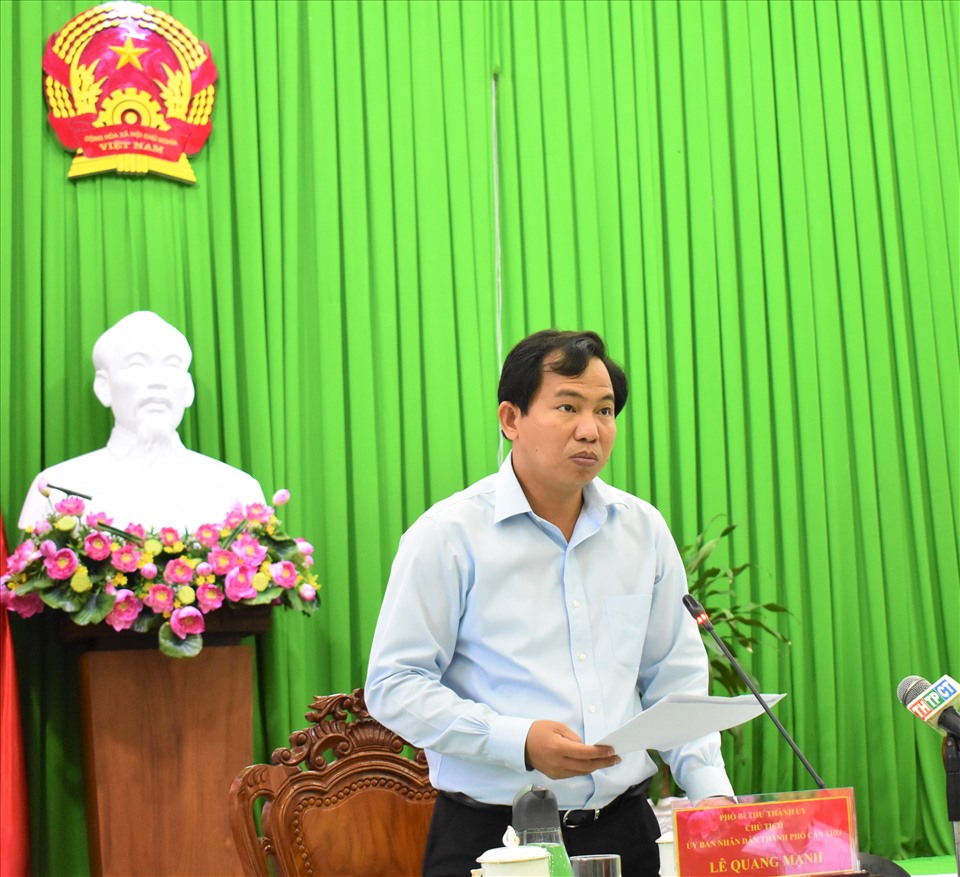 Chủ tịch UBND TP.Cần Thơ Lê Quang Mạnh phát biểu chỉ đạo tại cuộc họp trực tuyến. Ảnh: Thành Nhân