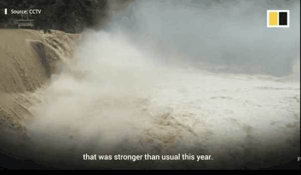 Sông Dương Tử ghi nhận ở mực nước kỷ lục, cao hơn 0,14 mét trong trận lũ kinh hoàng năm 1981 khiến 1,5 triệu dân Trung Quốc mất nhà cửa. Ảnh: CCTV