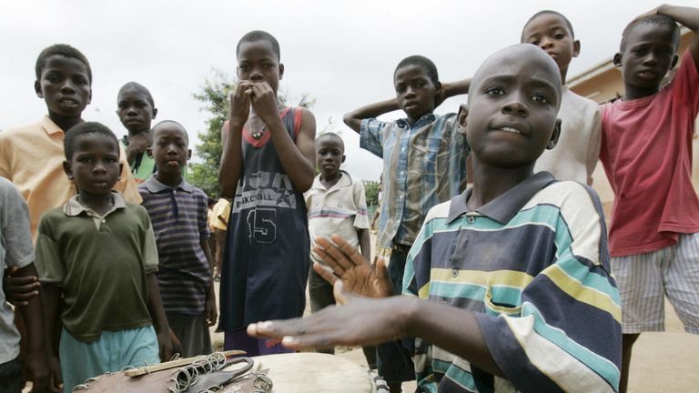 Trại tị nạn Buduburam, Ghana năm 2003. Thời điểm này Alphonso Davies mới được 3 tuổi. Ảnh: Getty.