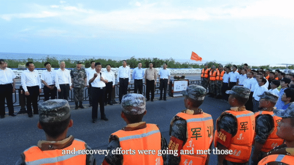 Chủ tịch Trung Quốc Tập Cận Bình chỉ đạo chống lũ lụt ở tỉnh An Huy. Ảnh: Tân Hoa Xã