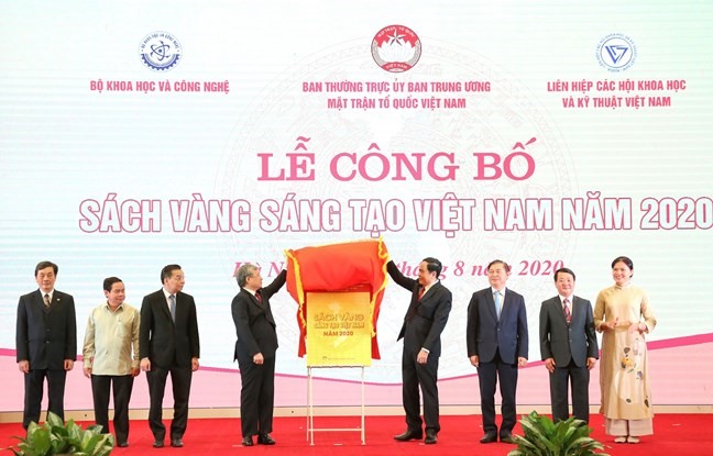 Lễ công bố Sách vàng Sáng tạo Việt Nam năm 2020. Ảnh: Quang Vinh