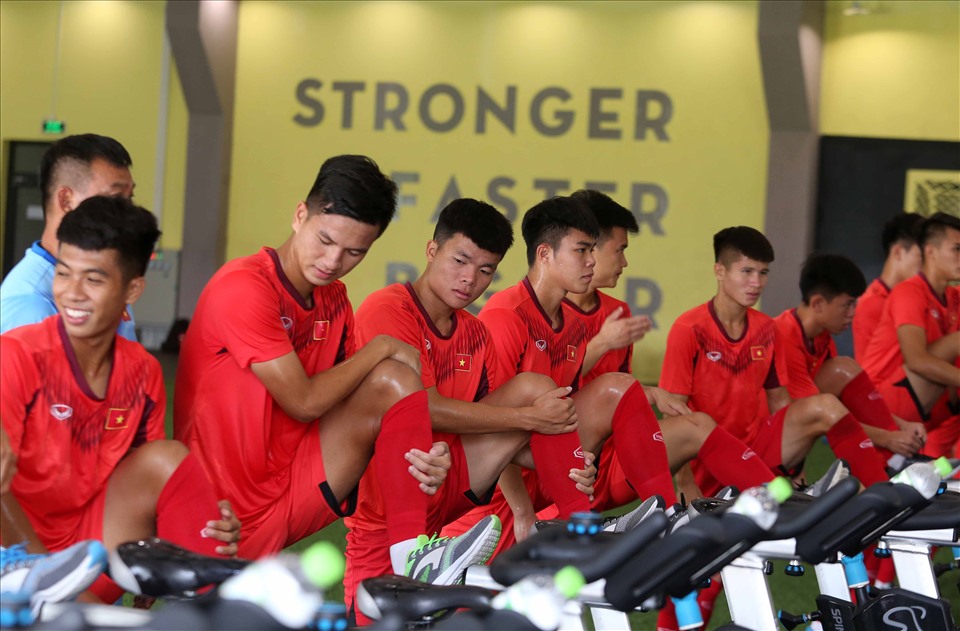 Các cầu thủ U19 Việt Nam tập luyện tại Trung tâm PVF. Ảnh: Hải Đăng