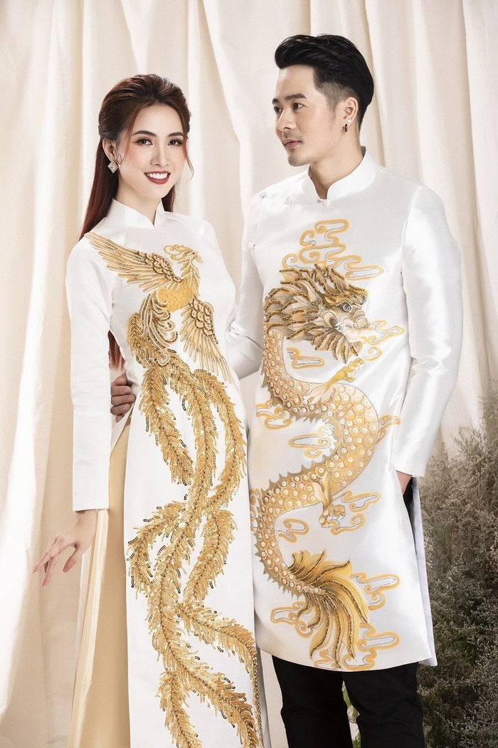Hoa hậu Phan Thị Mơ cùng chàng mẫu điển trai Dương Mạc Anh Quân hiếm hoi kết hợp chụp ảnh cùng nhau song lại phải hóa thân thành đôi tình nhân trong bộ ảnh thời trang áo dài cưới.