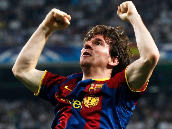 2011: Quả bóng vàng thứ ba về tay Messi sau 43 bàn thắng và 21 pha kiến tạo trong 47 trận đá ch Barca. Ảnh: Insider