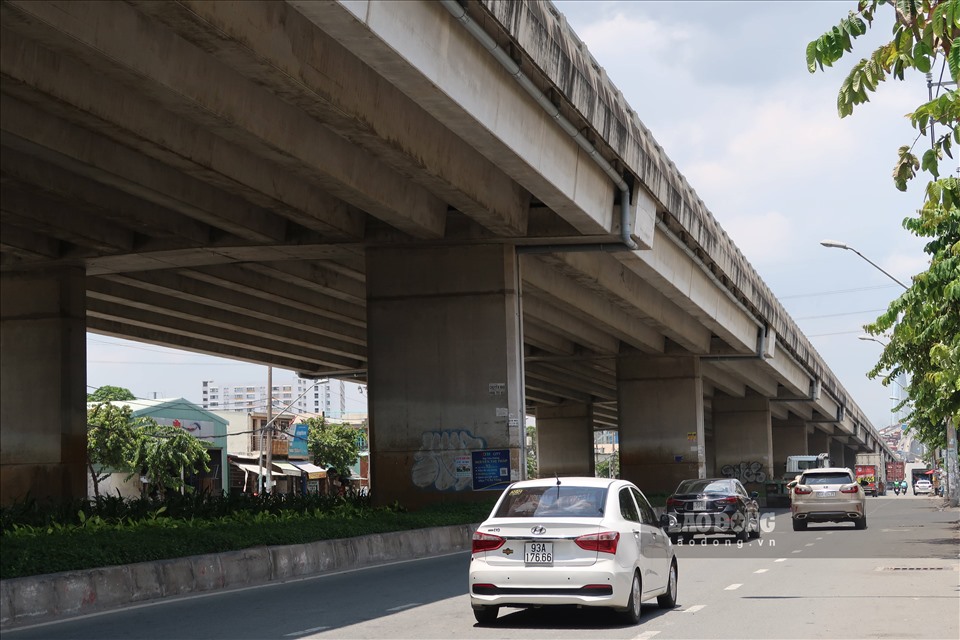 Một đoạn đường trên cao nối từ nút giao thông khu A Nam Sài Gòn đến cầu Phú Mỹ.