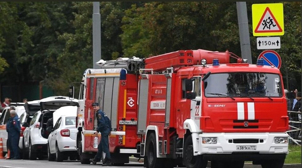 Xe cứu hỏa được điều đến hiện trường vụ nổ khí gas ở phía tây Mátxcơva, Nga. Ảnh: Twitter