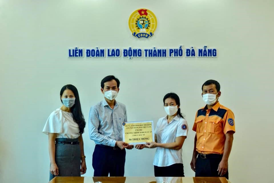Trung tâm Phối hợp Tìm kiếm cứu nạn hàng hải Việt Nam ủng hộ 50 triệu đồng