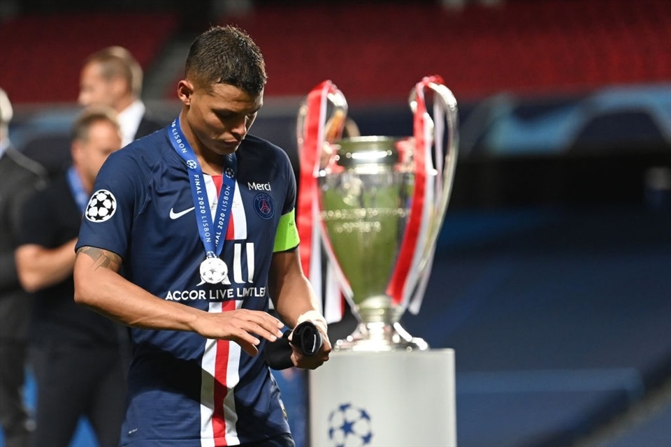 Thiago Silva vừa thất bại trong trận chung kết Champions League. Ảnh: Getty