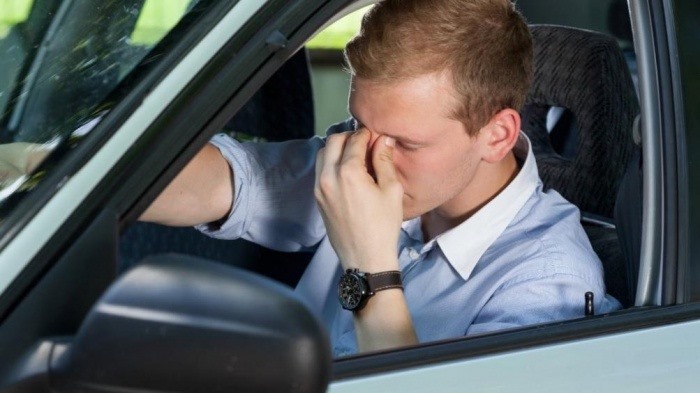 Buồn ngủ là một trong những chứng bệnh mà lái xe liên tục hay gặp phải. Ảnh minh hoạ (nguồn Autocar).