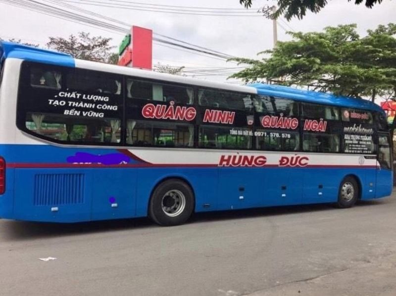 Chiếc xe chở những hành khách ở Thanh Hóa. Ảnh: Người dân cung cấp