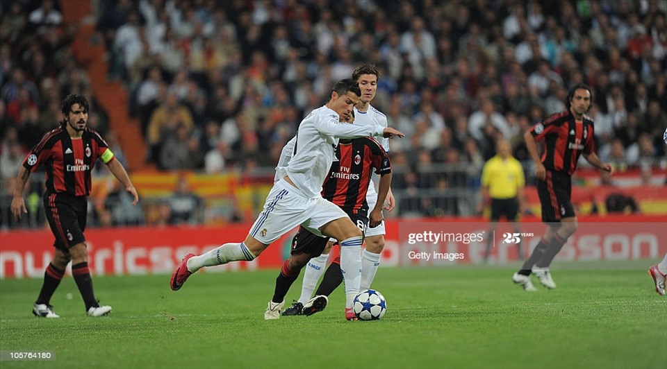 2. Cristiano Ronaldo (Real Madrid - 2010/2011): 40 bàn thắng - 80 điểm