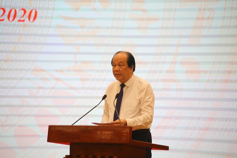 Bộ trưởng, Chủ nhiệm Văn phòng Chính phủ Mai Tiến Dũng phát biểu tại cuộc họp. Ảnh P.Đông