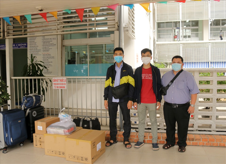 Ba cán bộ thuộc Đội phản ứng nhanh số 4 của Bệnh viện Chợ Rẫy đã lên đường ra Đà Nẵng hỗ trợ Bệnh viện Phổi Đà Nẵng. Ảnh: Bệnh viện cung cấp