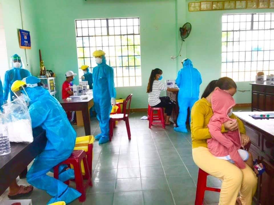 Xã Hòa Tiến (huyện Hòa Vang, Đà Nẵng) là nơi ghi nhận có 5 bệnh nhân nhiễm COVID-19, có 4 ca tại thôn Lệ Sơn Nam, trong đó có 2 bệnh nhân được xác định lây lan trong cộng đồng.