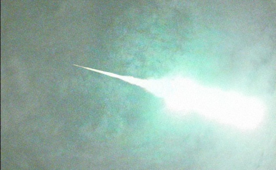 Quả cầu lửa - được xác định là sao băng - đã bay vụt qua bầu trời ở thủ đô Tokyo và các khu vực xung quanh vào trước lúc bình minh ngày 2.7. Ảnh: Mainichi