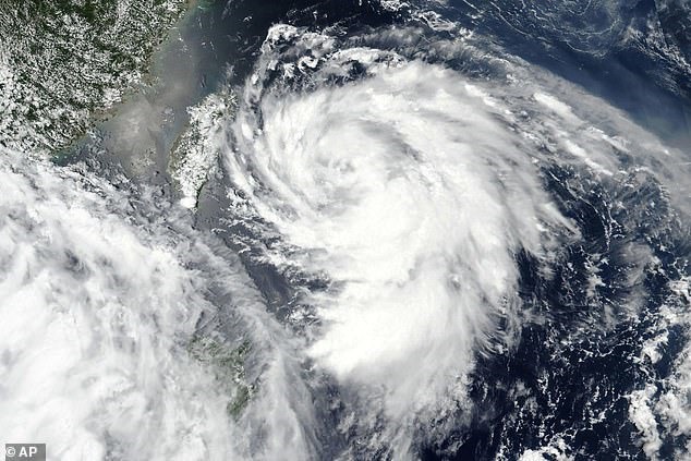 Bão Hagupit là cơn bão số 4 ở Trung Quốc trong năm nay. Ảnh: AP.