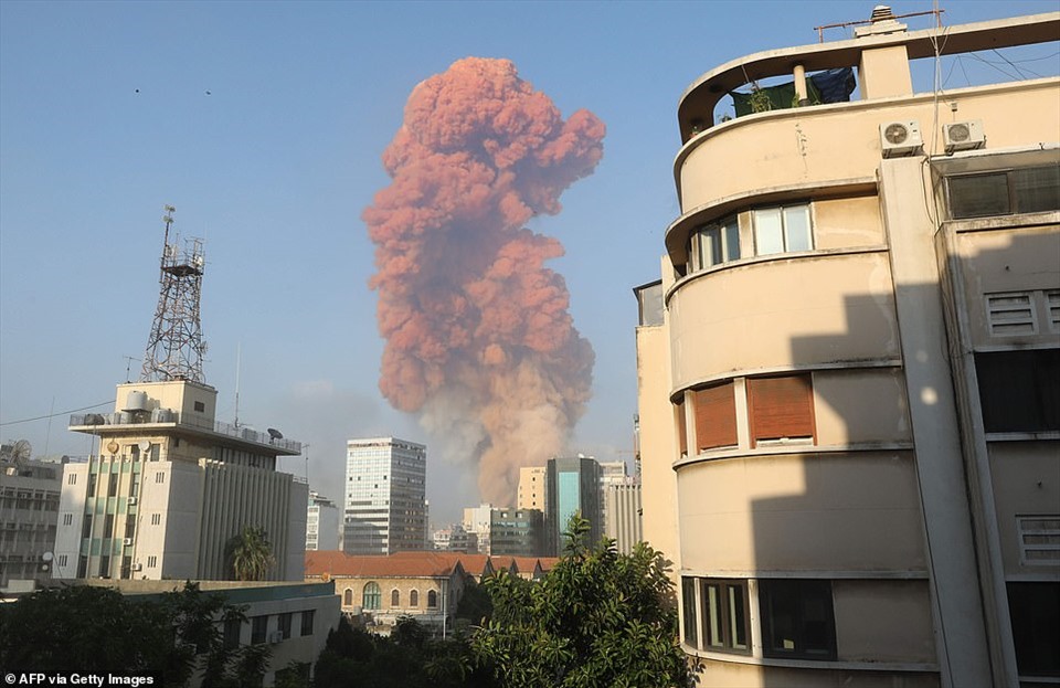 Vụ nổ lớn kinh hoàng ở thủ đô Beirut, Lebanon hôm 4.8 khiến ít nhất 73 người thiệt mạng, hàng nghìn người bị thương và rung chuyển thành phố.
