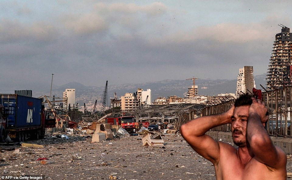 Vụ nổ bồi thêm thảm kịch cho Lebanon. Ảnh: AFP