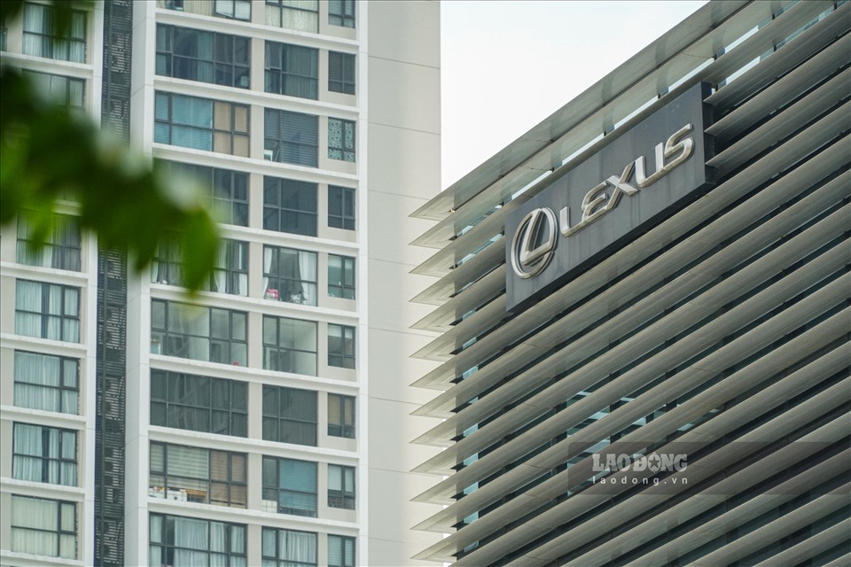 Sau thời gian dài được giao đất nhưng không thực hiện dự án, Liên minh Hợp tác xã Việt Nam đã ký hợp đồng hợp tác đầu tư kinh doanh với Công ty Cổ phần Hợp tác và đầu tư Thăng Long trưng bày xe ôtô hiệu Lexus.