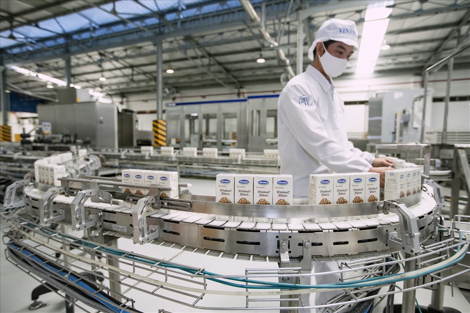 Công nghệ sản xuất hiện đại tại hệ thống 13 nhà máy của Vinamilk trên cả nước giúp cung cấp các sản phẩm chất lượng đến tay người tiêu dùng.