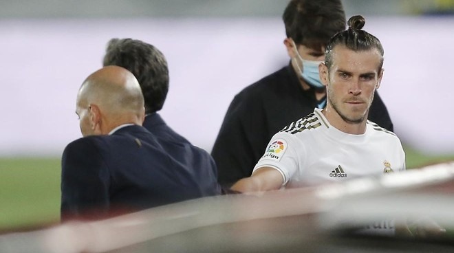 Zidane và Bale thậm chí còn không thèm nhìn mặt nhau. Ảnh: Marca