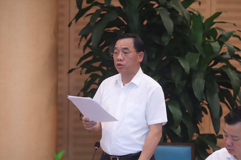 Ông Nguyễn Khắc Hiền - Giám đốc Sở Y tế Hà Nội tại cuộc họp. Ảnh: Đông Hà
