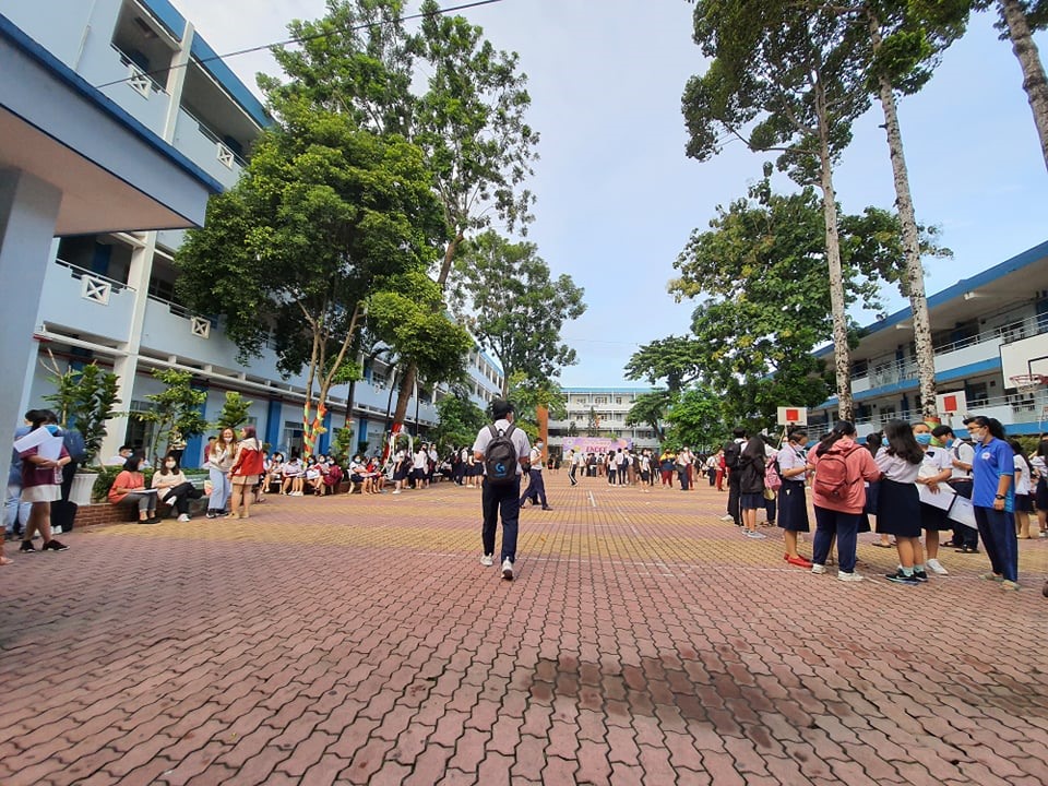 Tại thành phố Hồ Chí Minh, thời tiết thuận lợi hơn cho các học sinh trong ngày thi đầu tiên. Ảnh: Anh Nhàn.
