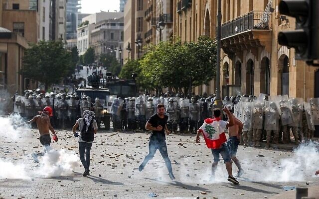 Biểu tình ngày 8.8 ở Lebanon. Ảnh: AFP