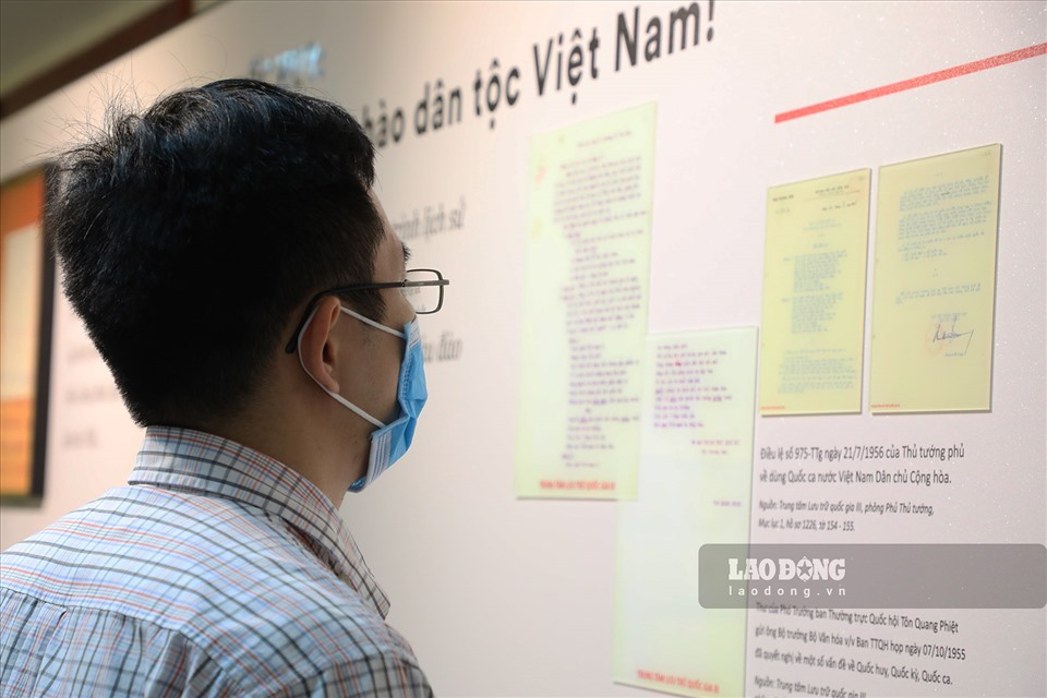 Biểu tượng quốc kỳ và quốc huy Việt Nam năm 2024 được cải tiến với sự tinh tế trong việc kết hợp hình ảnh và các chỉ tiêu ngôn ngữ, tạo nên một đặc trưng riêng biệt của dân tộc. Hãy khám phá chúng qua những hình ảnh đẹp và ấn tượng.