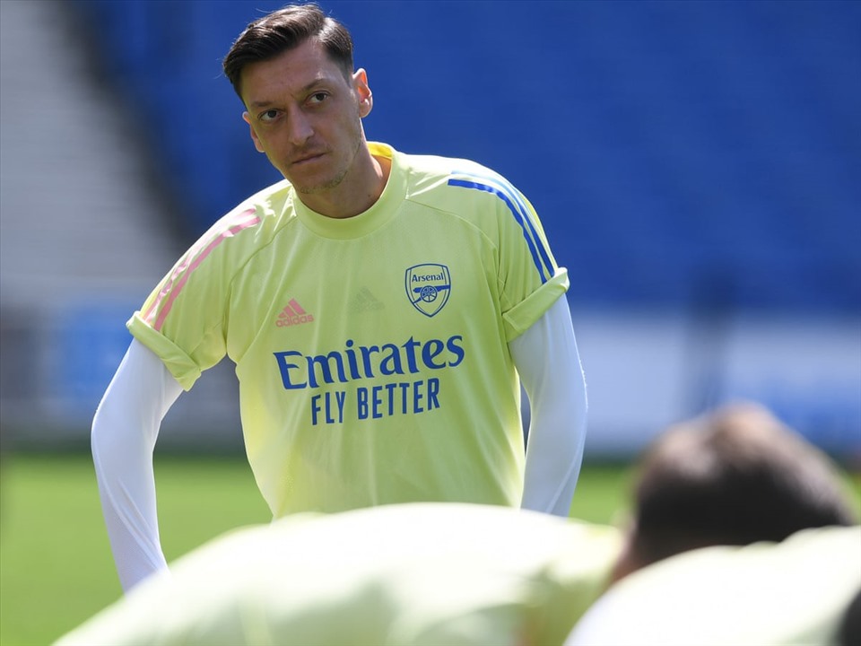 Ozil vẫn quyết định ở lại Arsenal để chiến đấu và khẳng định mình. Ảnh: Getty Images