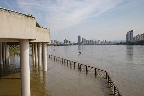 Bão Haishen gây nguy cơ lũ lụt trên 23 con sông ở Hắc Long Giang. Ảnh: China Daily