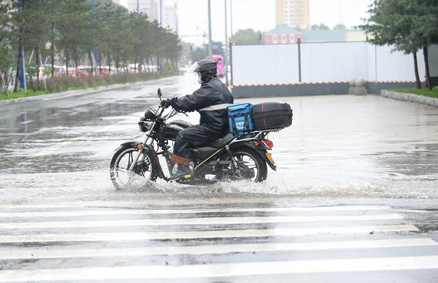 Bão Haishen gây mưa lớn ở Trung Quốc. Ảnh: Tân Hoa Xã
