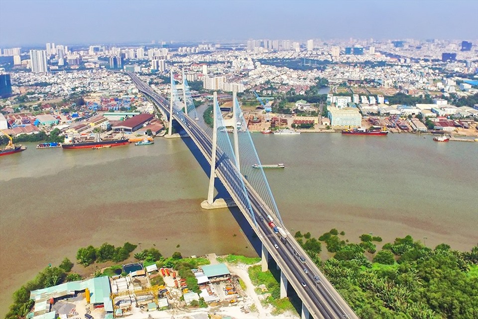 Cầu Phú Mỹ được coi là cây cầu biểu tưởng của TPHCM.  Ảnh: Minh Quân