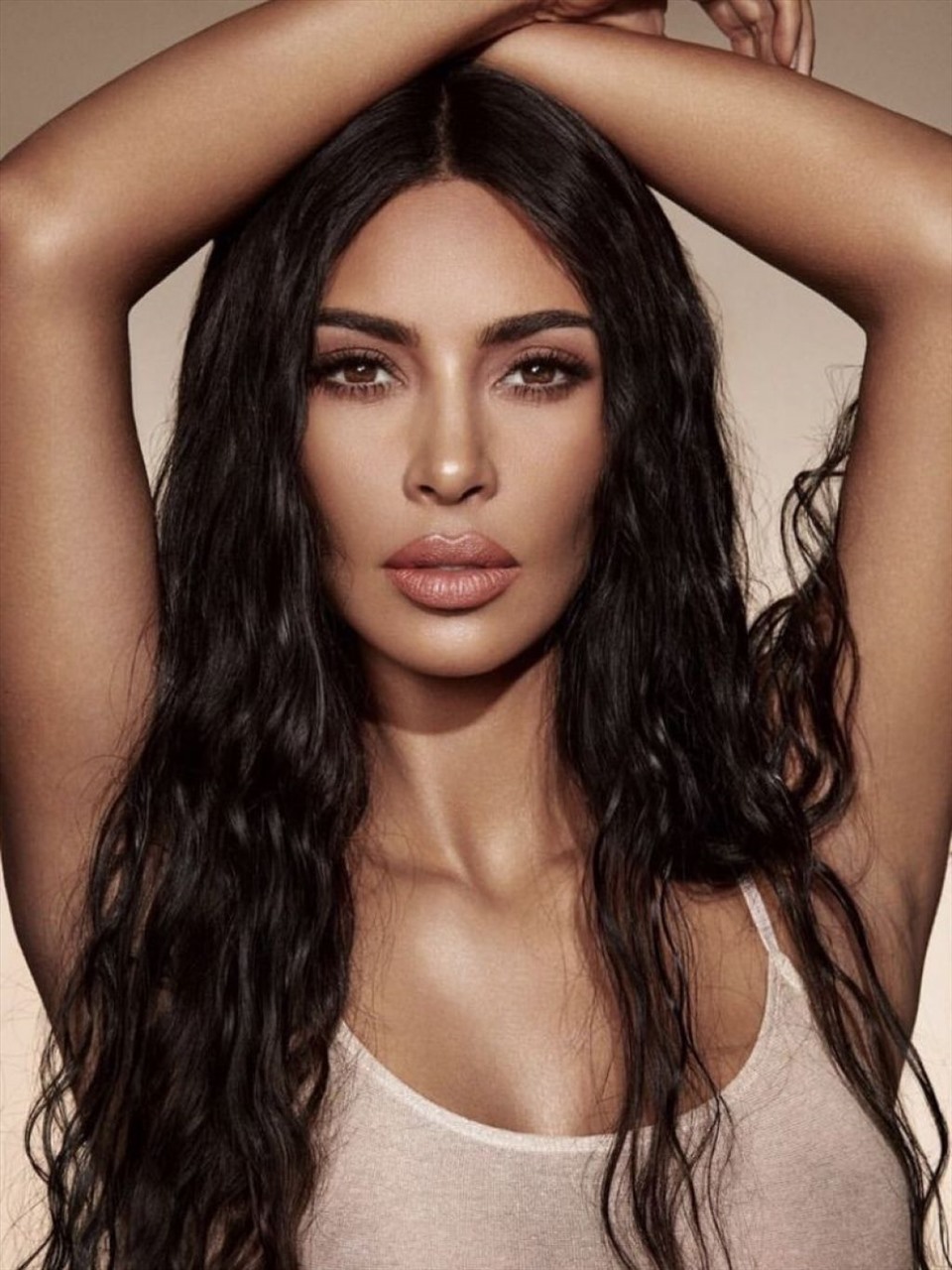 Kim Kardashian là người có vai trò quan trọng trong đế chế gia đình Kardashian. Ảnh nguồn: Mnet.