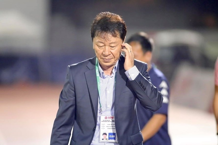 HLV Chung Hae-seong muốn cùng TPHCM vô địch Cúp Quốc gia. Ảnh: HCMFC