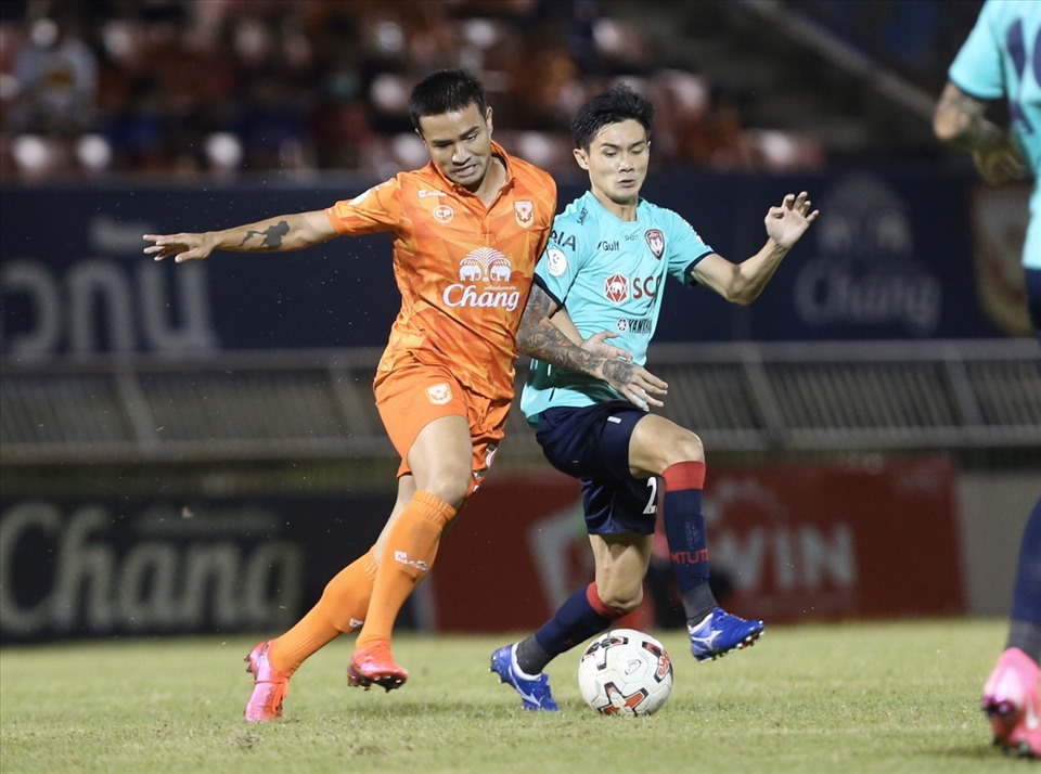 Muangthong United khởi đầu không thuận lợi khi Thai League 2020 được nối lại. Ảnh: Siam Sport