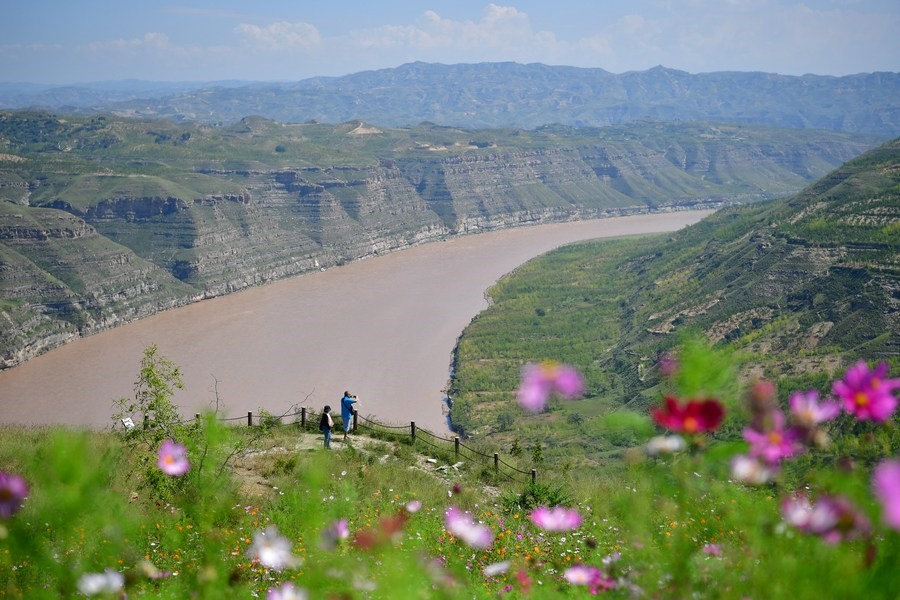 Ảnh chụp từ trên cao đoạn qua huyện Qingjian, Thiểm Tây hôm 10.9. Ảnh: Tân Hoa Xã