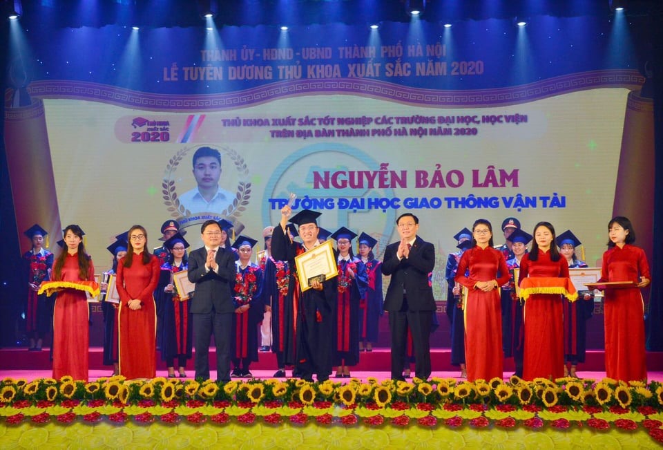 Bảo Lâm là một trong 88 thủ khoa được vinh danh sáng 7.9 vừa qua tại Hà Nội. Ảnh: NVCC