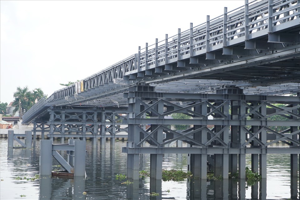 Cầu An Phú Đông khi đi vào hoạt động cho phép xe từ 5 tấn trở xuống đi lại.  Ảnh: Minh Quân