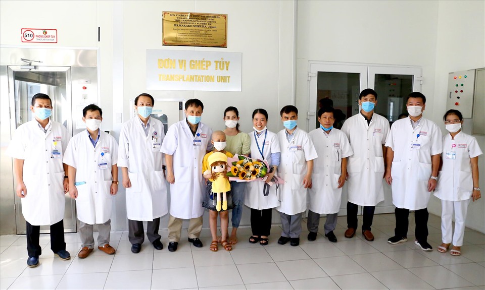 Bệnh viện Trung ương Huế ghép tủy thành công cho bệnh nhi 8 tuổi bị ung thư ở Kiên Giang. Ảnh: BV cung cấp.