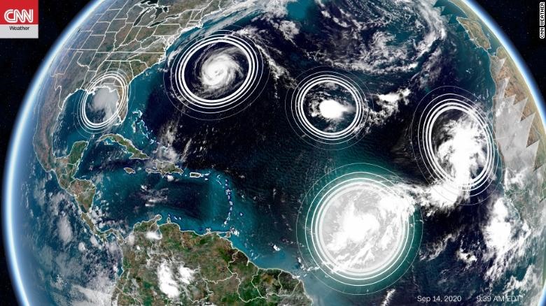5 cơn bão hoạt động cùng lúc ở Đại Tây Dương. Ảnh: CNN