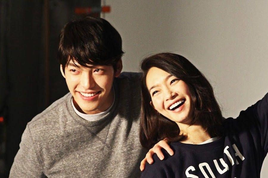 Cặp đôi Shin Min Ah và Kim Woo Bin hạnh phúc sau 5 năm hẹn hò (Ảnh: Chụp màn hình).