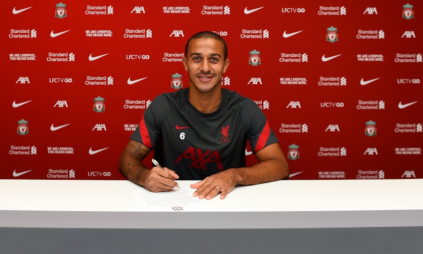 Thiago ký hợp đồng với Liverpool đến năm 2024. Ảnh: Liverpool FC