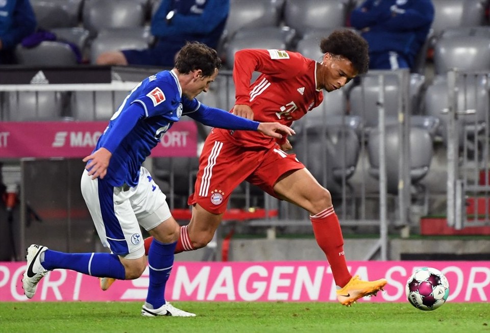 Leroy Sane đã hòa nhập tốt để cùng Serge Gnabry tạo thành cặp cánh tấn công lợi hại của Bayern. Ảnh: Getty Images