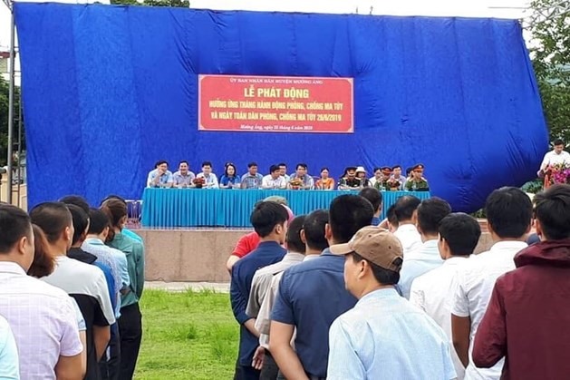 CNVCLĐ huyện Mường Ảng, Điện Biên trong lễ phát động phòng chống ma tuý. Ảnh: T.Nga