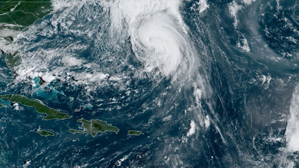 Bão Teddy gần Bermuda ngày 21.9. Ảnh: NOAA/GOES-East