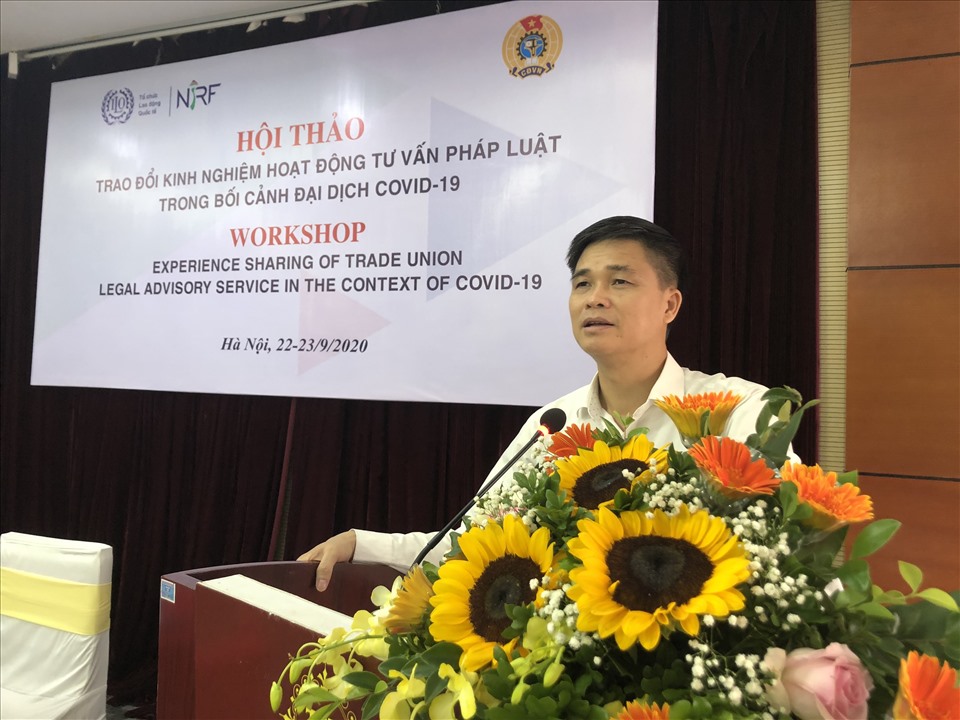 Phó Chủ tịch Tổng LĐLĐVN Ngọ Duy Hiểu phát biểu khai mạc Hội thảo. Ảnh: Việt Lâm